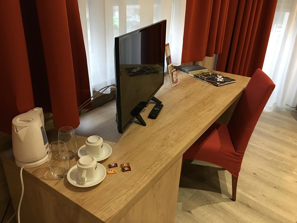Auberge La Veranda Hesperange Bagian luar foto