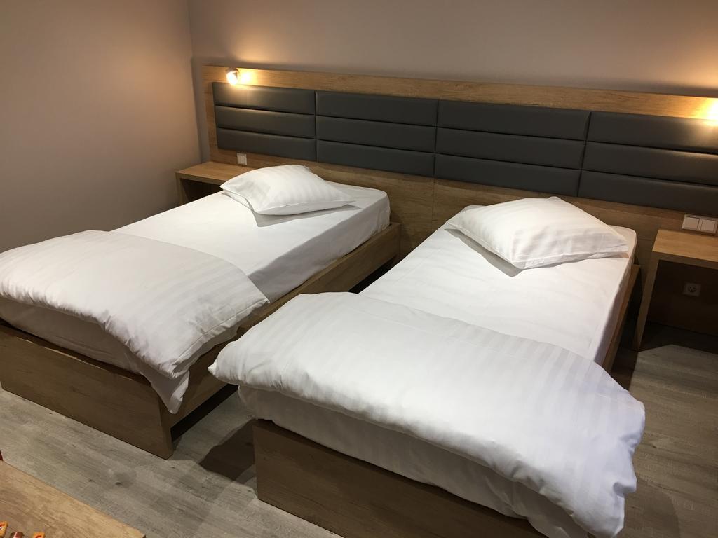 Auberge La Veranda Hesperange Bagian luar foto